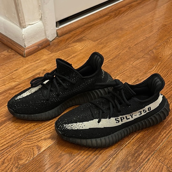 Adidas Black Sneakers Yeezy Boost 350 V2 - Picture 3 of 9